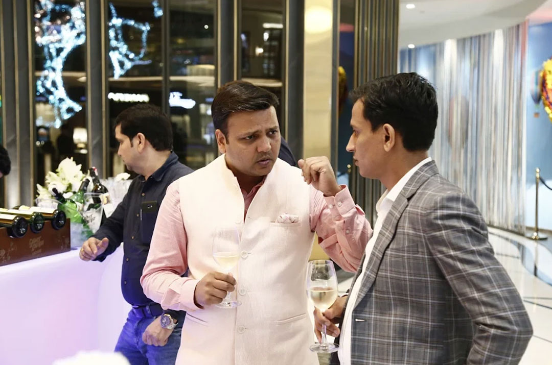 DLF Luxury Spring Summer Sales