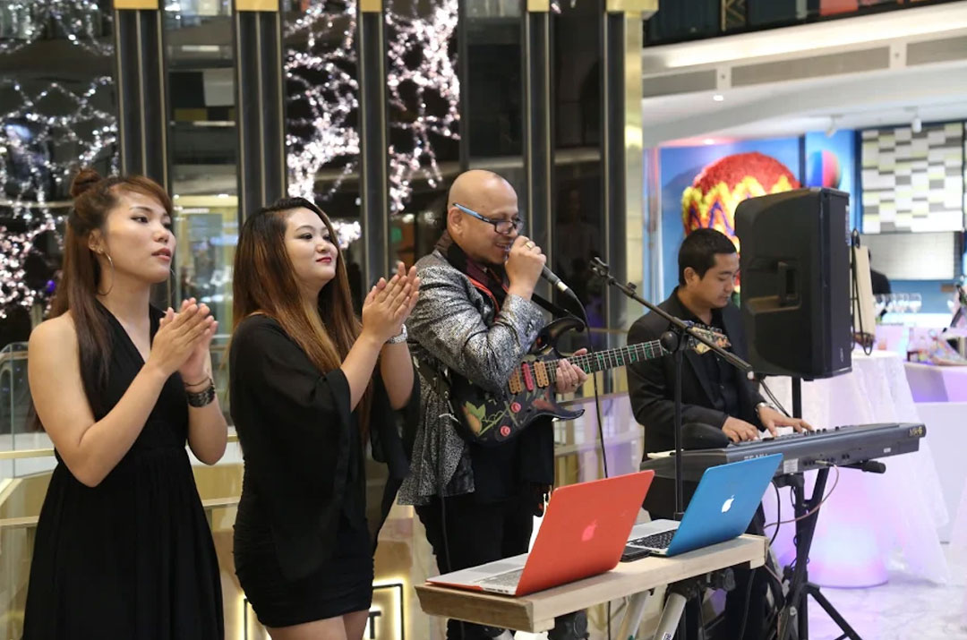 DLF Luxury Spring Summer Sales