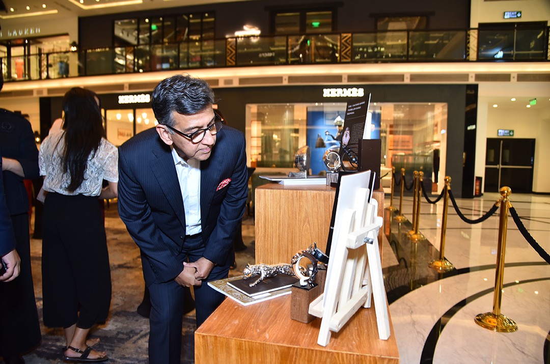 DAPPER AT DUSK AT ETHOS